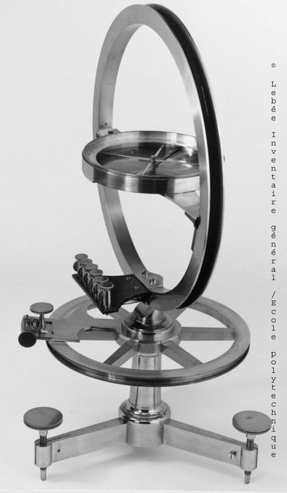 boussole des sinus et des tangentes - © Ministère de la Culture (France), Conservation des antiquités et des objets d’art de l'Essonne – Tous droits réservés