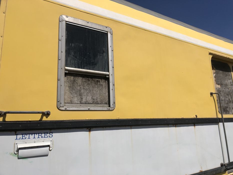 voiture postale type UIC 26,40 m – n°50 87 00 – 77 014 – 4