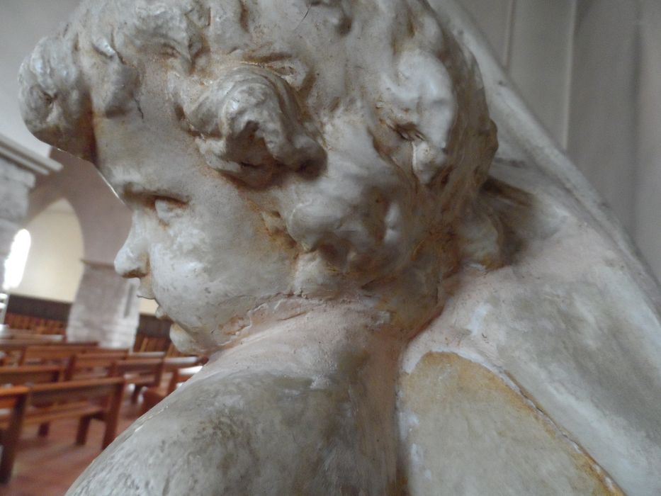 statue : Vierge à l'Enfant, détail - © Ministère de la Culture (France), Conservation des antiquités et des objets d’art de Seine-Saint-Denis  – Tous droits réservés 
