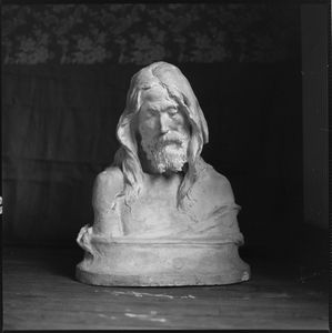 buste : Christ de Pitié
