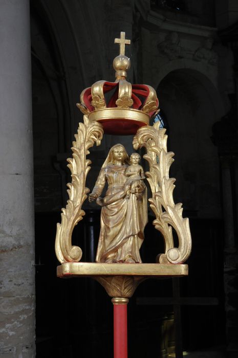 bâton de procession de confrérie avec sa statue (statuette) : Vierge à l'Enfant