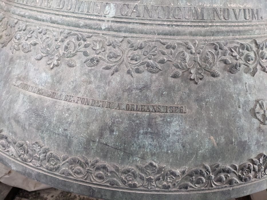 cloche, détail de l’inscription