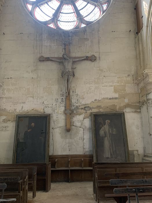 statue : Christ en croix - © Ministère de la Culture (France), Conservation des antiquités et des objets d’art du Val-d’Oise – Tous droits réservés 