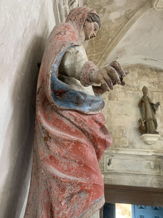 statue : Sainte Geneviève, profil droit