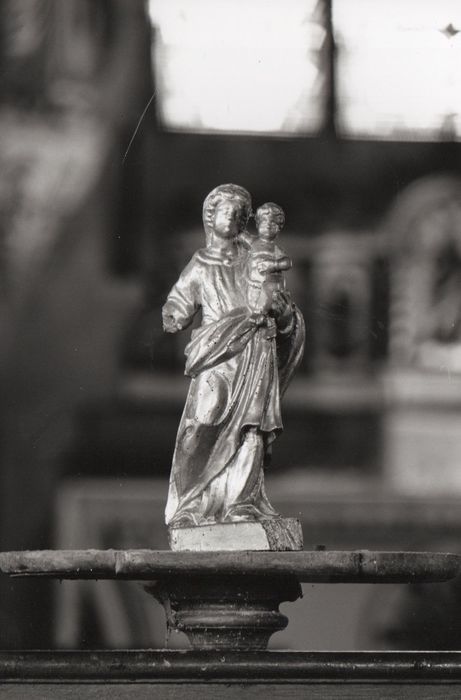 élément de bâton de procession : statuette de Vierge à l'Enfant - © Ministère de la Culture (France), Conservation des antiquités et des objets d’art du Val-d’Oise – Tous droits réservés