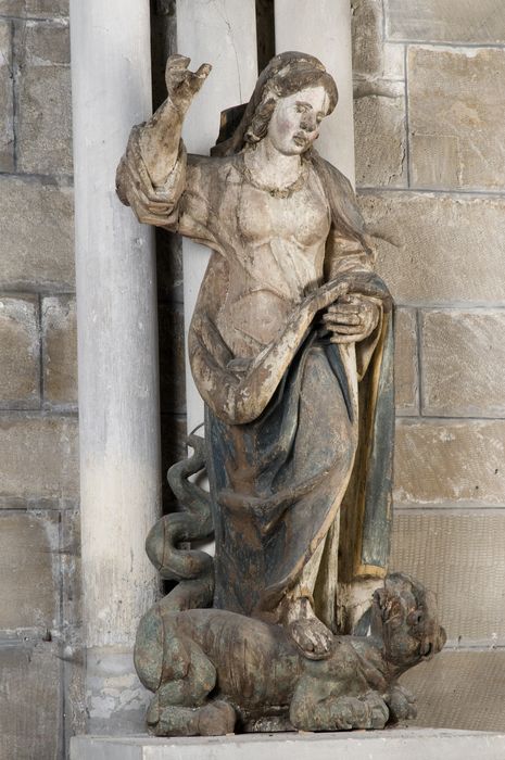 statue : Sainte Marguerite