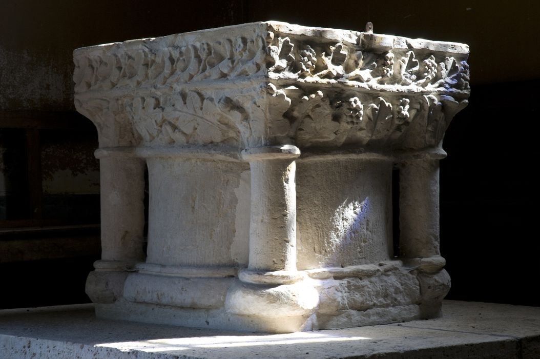 fonts baptismaux