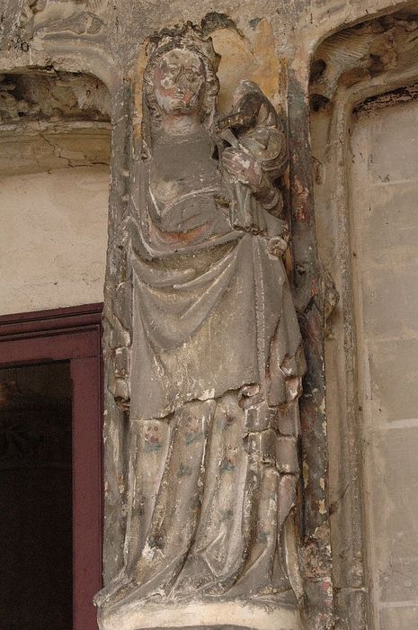 statue : Vierge à l'Enfant