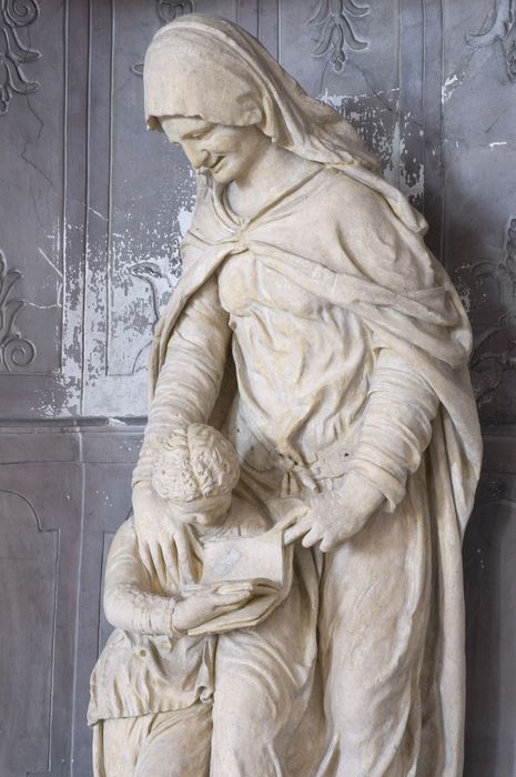 groupe sculpté : sainte Anne et la Vierge enfant, vue partielle