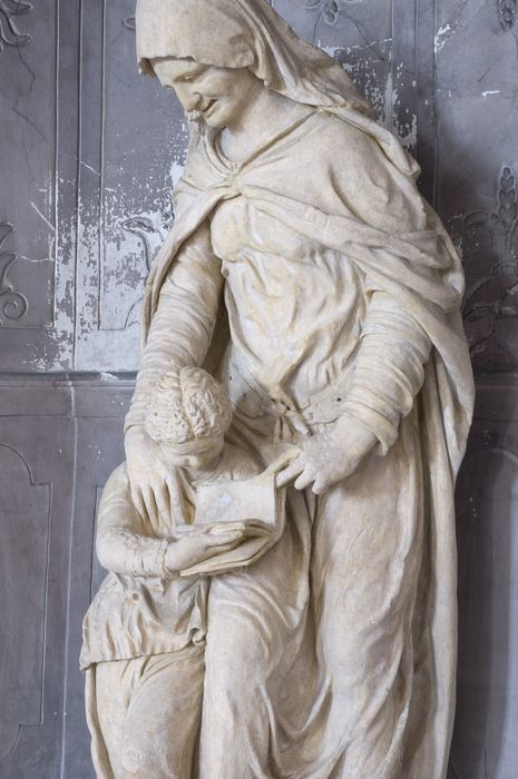 groupe sculpté : sainte Anne et la Vierge enfant, vue partielle