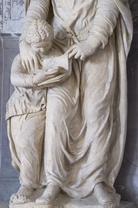 groupe sculpté : sainte Anne et la Vierge enfant, vue partielle