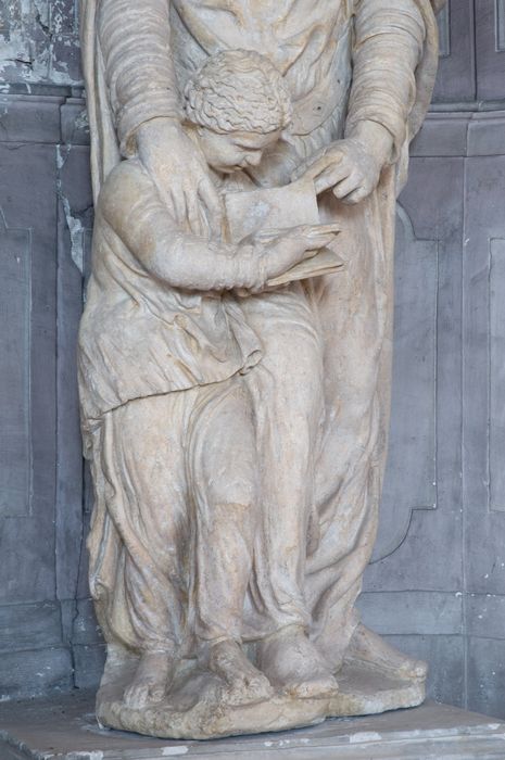 groupe sculpté : sainte Anne et la Vierge enfant, vue partielle
