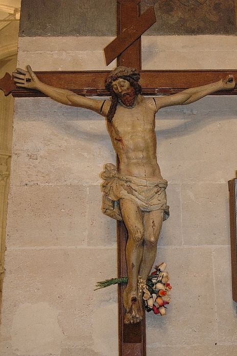 statue : Christ en croix