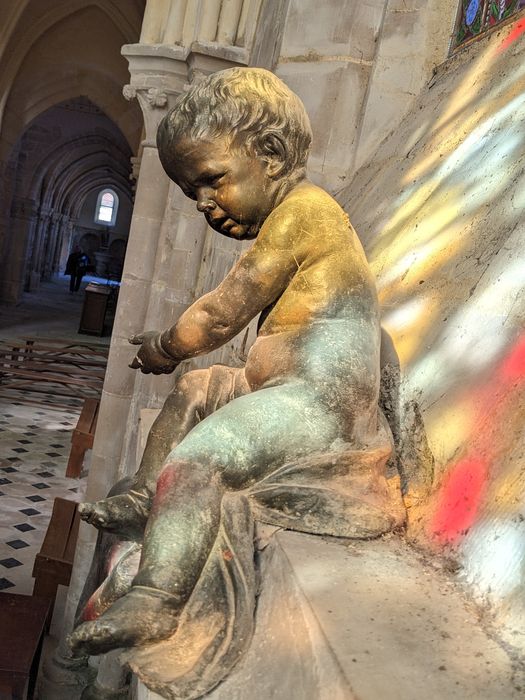 monument funéraire, vue partielle