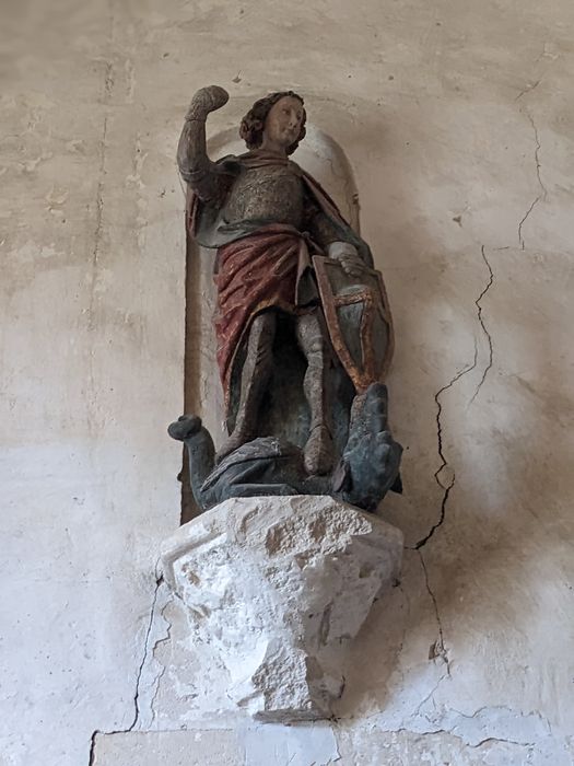 statue : Saint Michel - © Ministère de la Culture (France), Conservation des antiquités et des objets d’art du Val-d’Oise – Tous droits réservés 