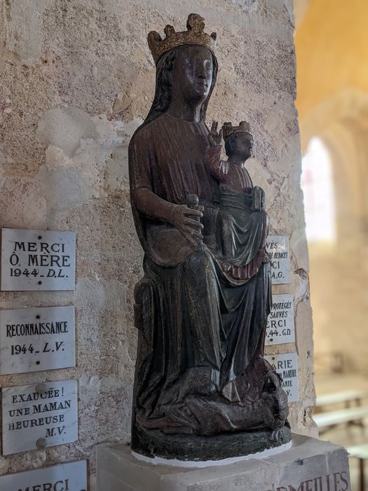 statue : Vierge à l'Enfant - © Ministère de la Culture (France), Conservation des antiquités et des objets d’art du Val-d’Oise – Tous droits réservés 