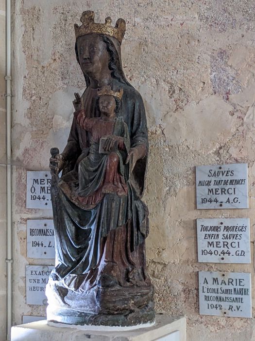 statue : Vierge à l'Enfant