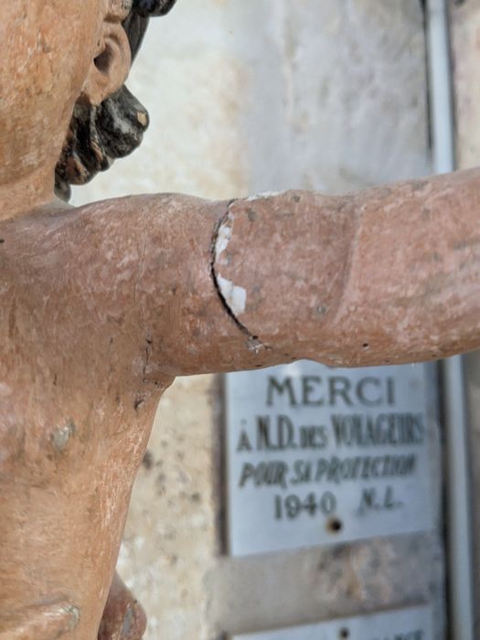 statue : Vierge à l'Enfant dite Notre-Dame-des-Voyageurs, détail