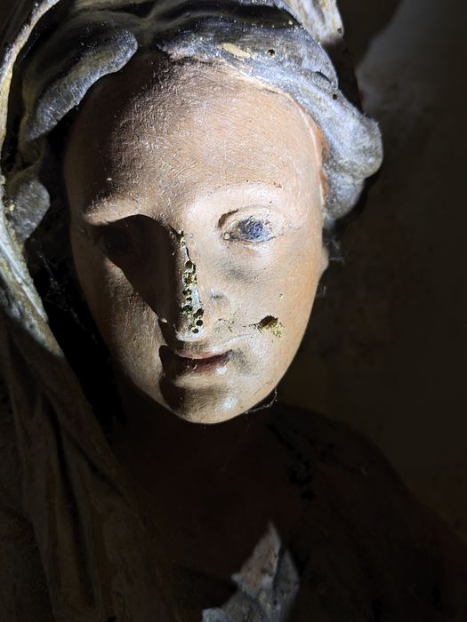 statue : Vierge à l'Enfant dite Notre-Dame-des-Voyageurs, détail