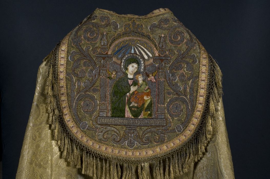chape, détail du chaperon