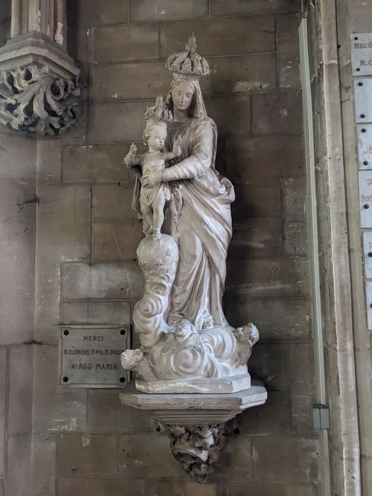 statue : Vierge à l’Enfant