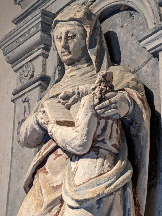 groupe sculpté : Éducation de la Vierge, vue partielle