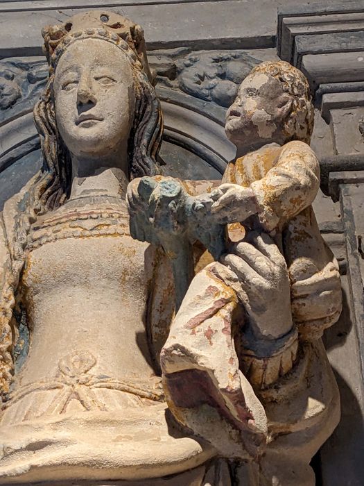 statue : Vierge à l’Enfant, vue partielle