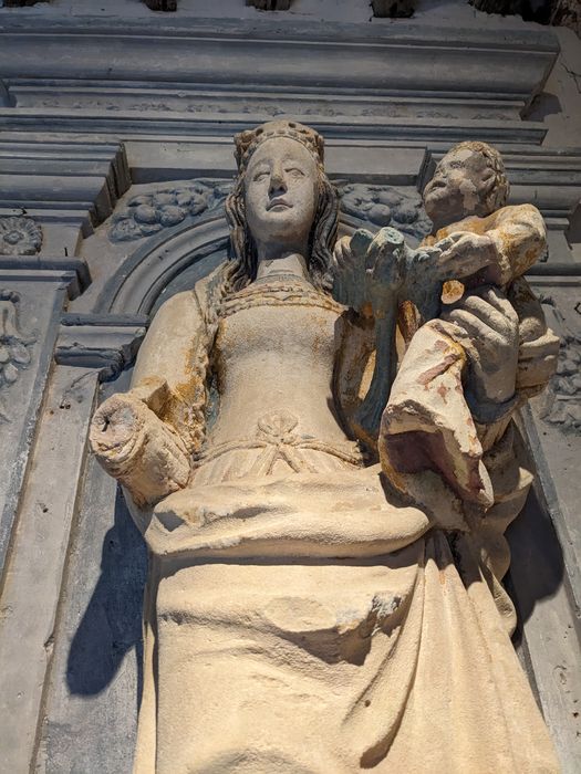 statue : Vierge à l’Enfant, vue partielle