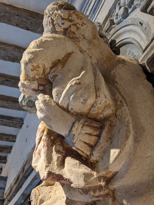 statue : Vierge à l’Enfant, détail