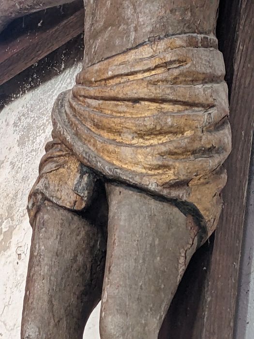 statue : Christ en croix, détail