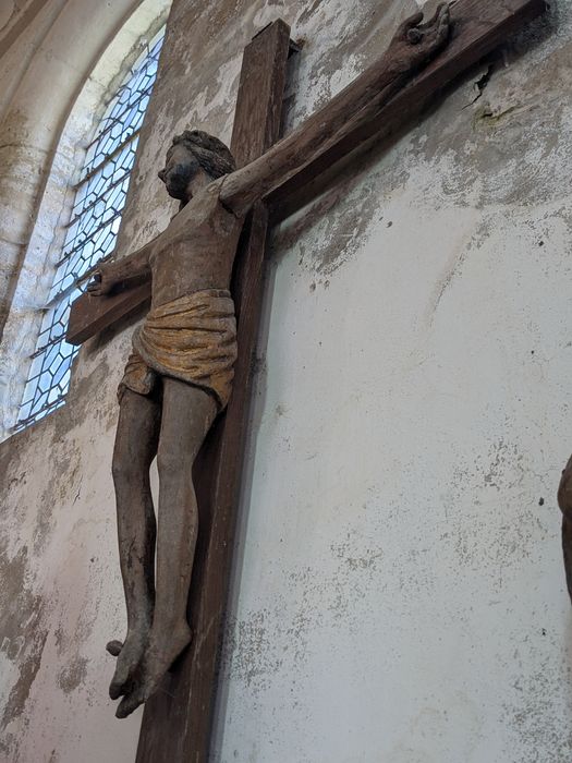 statue : Christ en croix