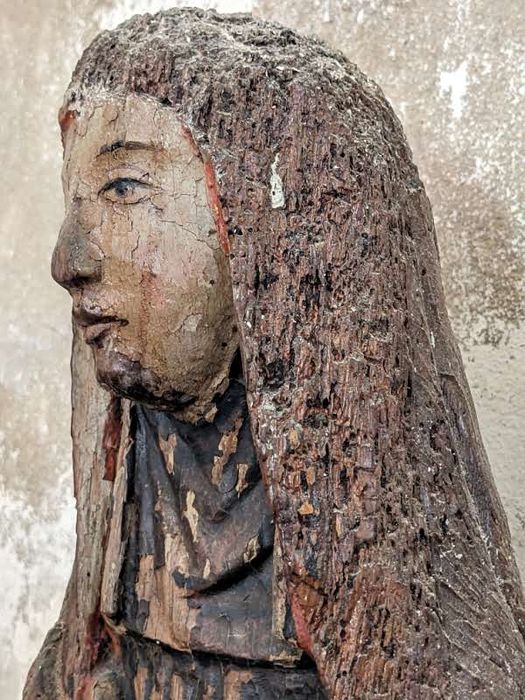 statue : Vierge du Calvaire, détail
