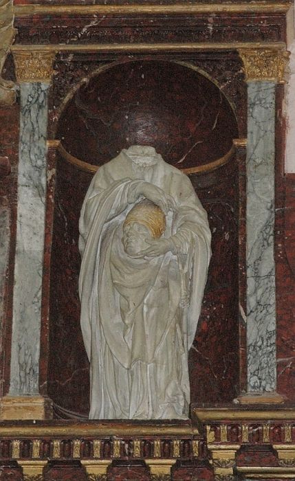 statue du retable du maître-autel : Saint Denis