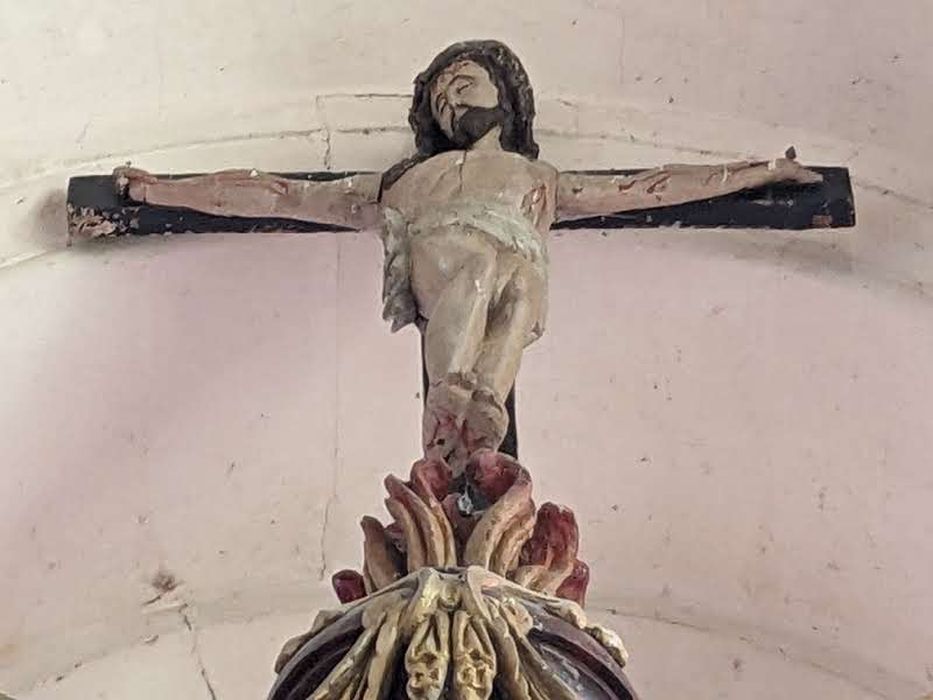 statue du retable du maître-autel : Christ en croix