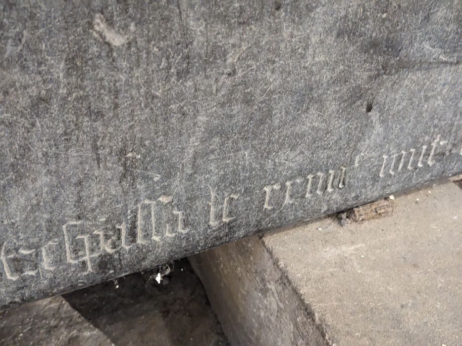dalle funéraire de Guillaume de Montmorency et d'Anne Pot, sa femme, détail