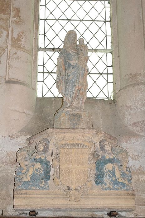 socle aux armes des Montmorency