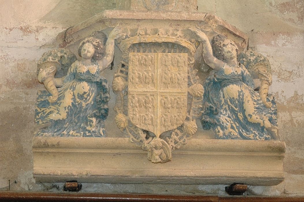 socle aux armes des Montmorency