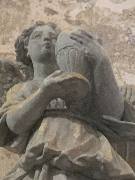 statue : ange, vue partielle