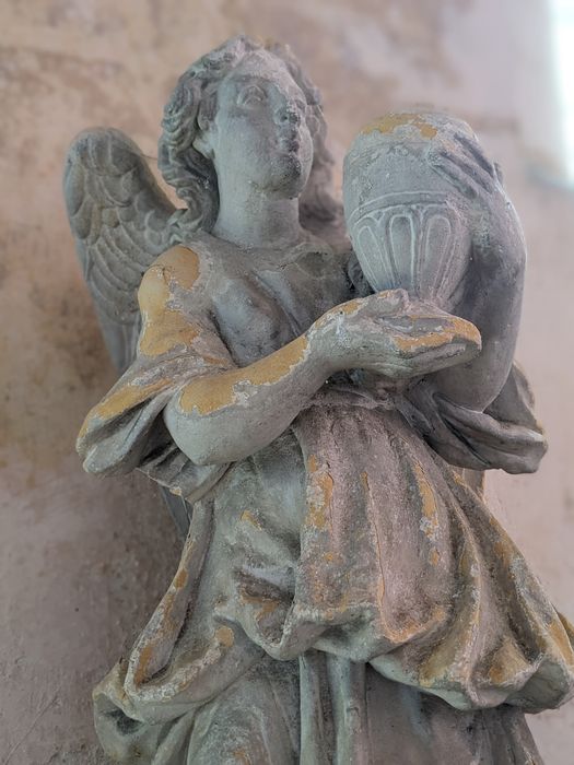 statue : ange, vue partielle