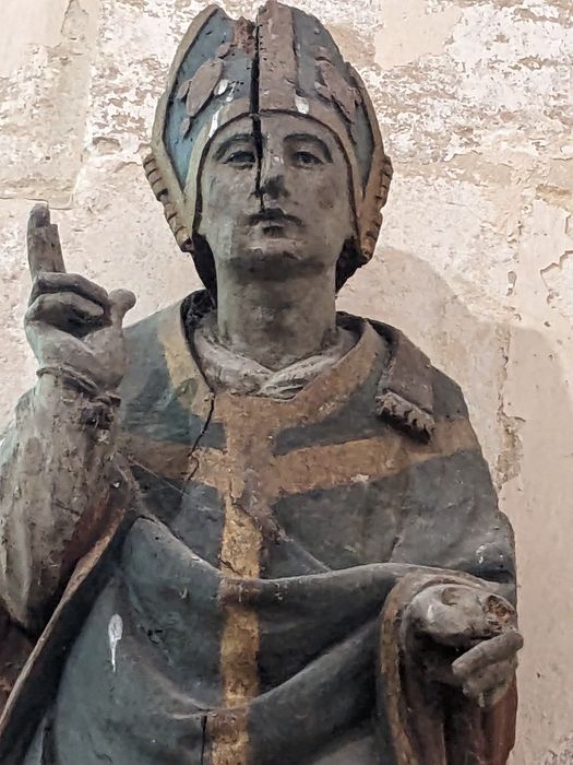 statue : saint Nicolas, vue partielle