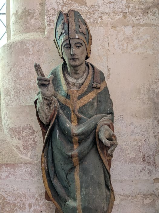 statue : saint Nicolas, vue partielle