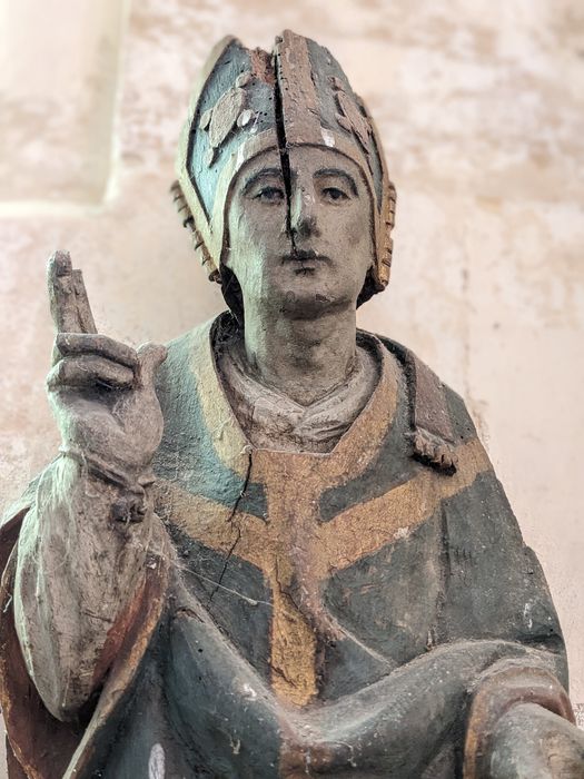 statue : saint Nicolas, vue partielle