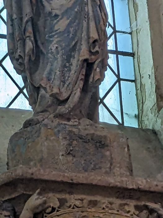 statue : Vierge à l'Enfant, détail