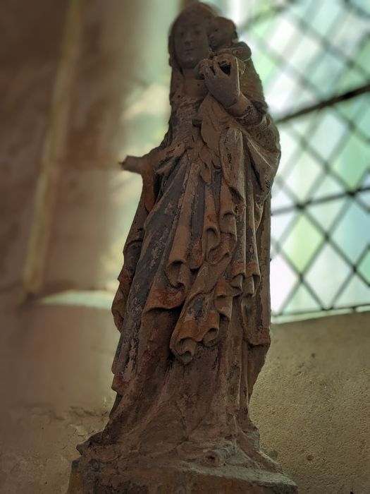 statue : Vierge à l'Enfant