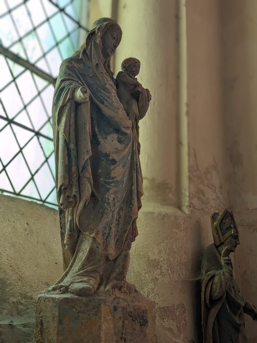 statue : Vierge à l'Enfant