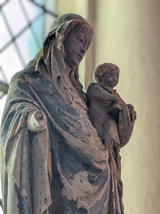 statue : Vierge à l'Enfant, vue partielle