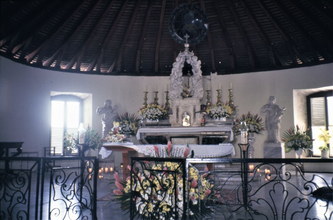 Clôture de chœur (table de communion), photographie ancienne avant son déplacement.