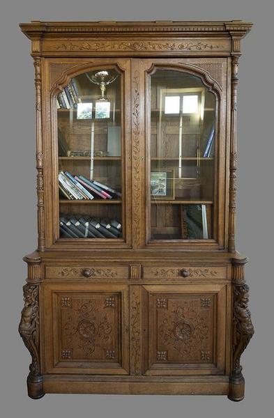 armoire-bibliothèque à deux corps de style néo-Renaissance, vue générale