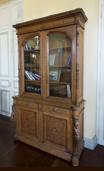 armoire-bibliothèque à deux corps de style néo-Renaissance, vue générale