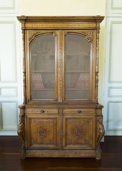 armoire-bibliothèque à deux corps de style néo-Renaissance, vue générale